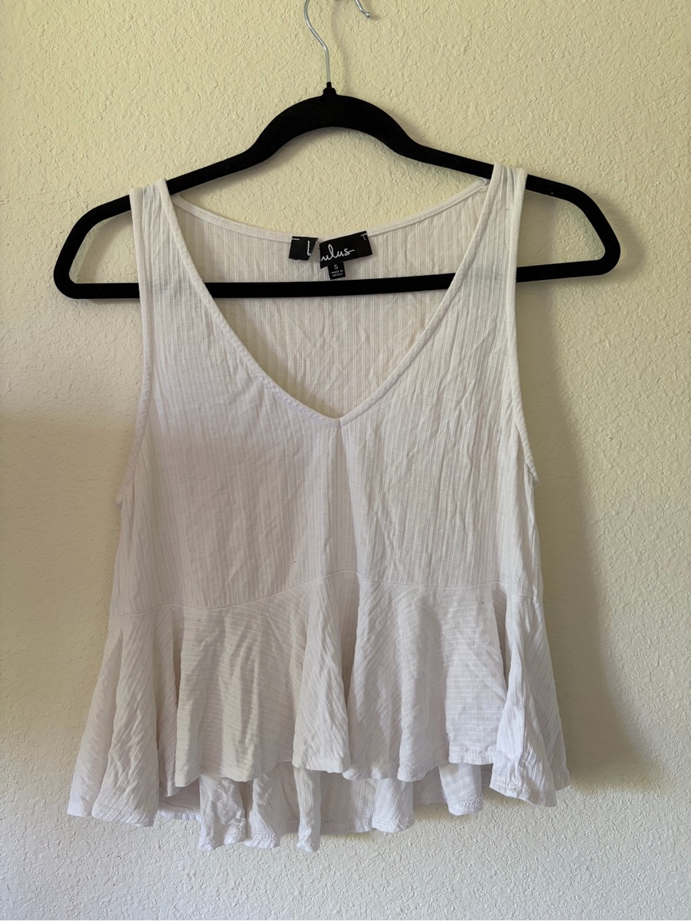 Lulu's White V-Neck Ruffle Hem Tank